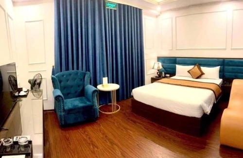 Ha Dong Hotel | Royal Hotel Van Khe by Bay Luxury