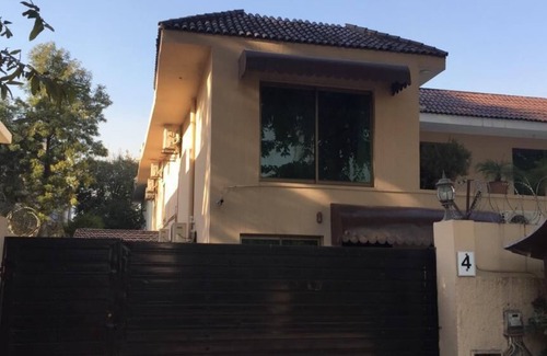 F-7 Sector Casa | Royal House
