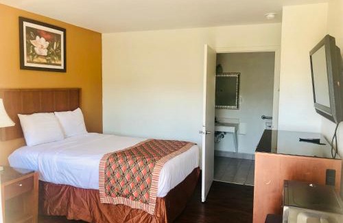 Richmond Hill Hotel | Royal Inn Richmond Hill- Savannah I-95