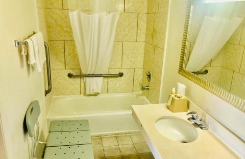Richmond Hill Hotel | Royal Inn Richmond Hill- Savannah I-95