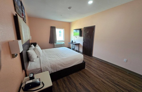 Adairsville Hotel | Royal Inn & Suites