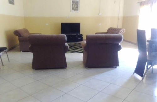 Lusaka Cama Y Desayuno | Royal Jacobs Apartments Bed & Breakfast