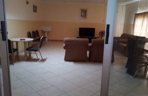 Lusaka Cama Y Desayuno | Royal Jacobs Apartments Bed & Breakfast