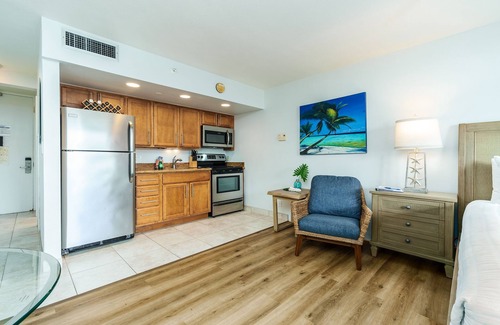 Kahana Condominio | Royal Kahana 702 Studio Bedroom Condo by RedAwning