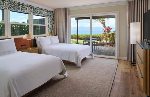 Lahaina Hotel | Royal Lahaina Resort, Royal Bungalow Oceanfront Doubles, Outdoor Pool