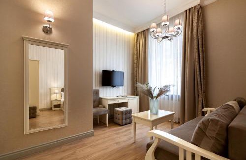 Lviv City Center Apartamento | Royal mini-apart hotel on Rynok Square