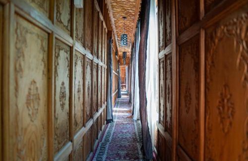 Dal Lake Hotel | Royal Mumtaz Grp 蒙達斯集團