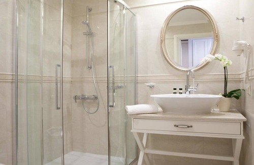 Nidri Hotel | Royal Nidri Hotel & Apartments