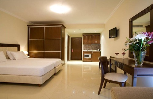 Nidri Hotel | Royal Nidri Hotel & Apartments
