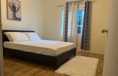 Spanish Town Casa | Royal Oasis Guest House