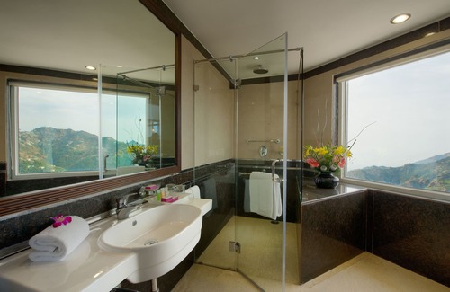 The Mall Road Complejo | Royal Orchid Fort Resort