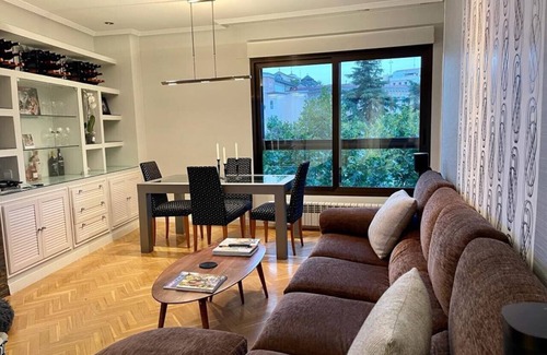 Moncloa-Aravaca Condominio | Royal-Palace Garden View | Elegant 2-Bedroom Flat in the Heart of Madrid