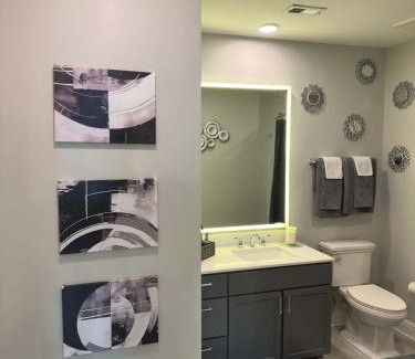 Buckhead Village Apartamento | Royal Palace & Luxury Car Rentals