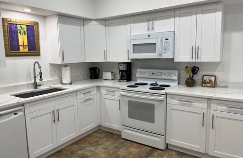 Altamont Manor Apartamento | ¡HERMOSO Y LIMPIO! ENORME APARTAMENTO DE PALMA REAL ~ 2HAB ~ CAMAS DE REY Y REINA ~ 2 BA ~ COCINA COMPLETA