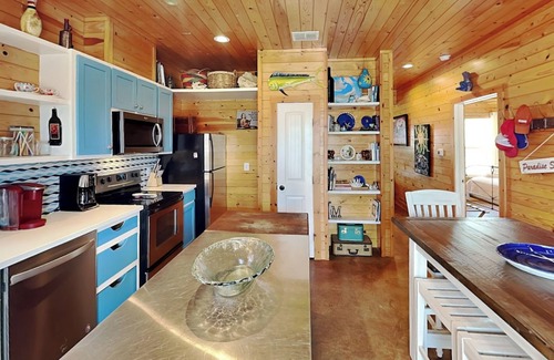 Port Aransas Casa | Royal Palm | Pet Friendly, Pool Access