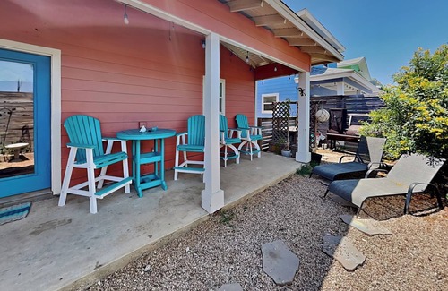 Port Aransas Casa | Royal Palm | Pet Friendly, Pool Access