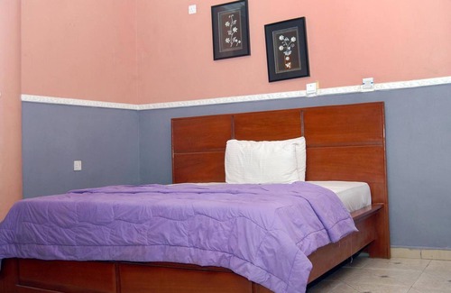 Epetu Hotel | Royal Park Hotel & Suites