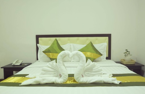 Bahan Hotel | Royal Platinum Hotel