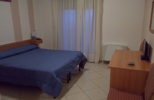 Ospedaletto D'Alpinolo Hotel | REAL habitación con balcón - ROYAL HOTEL
