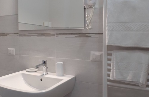 San Faustino-Madonnina-Quattroville Casa | Royal Room & Breakfast