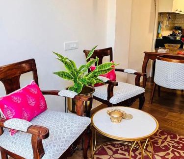 C-Scheme Cama Y Desayuno | Royal Saket