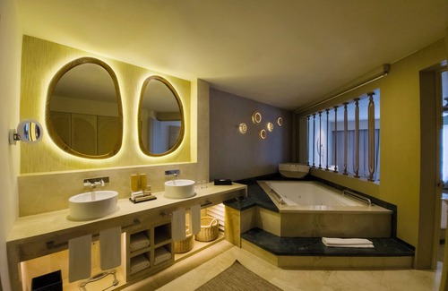 Punta Cancún Complejo | Royal Select at Grand Park Royal Cancun-All Inclusive-Adults Only