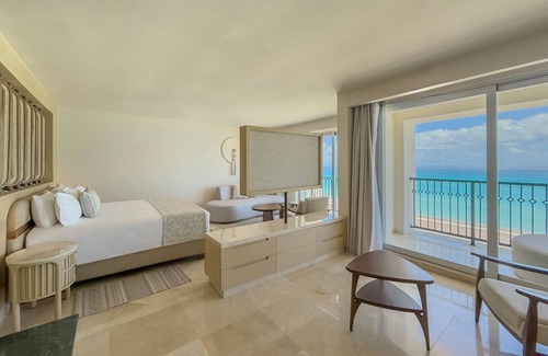 Punta Cancún Complejo | Royal Select at Grand Park Royal Cancun-All Inclusive-Adults Only