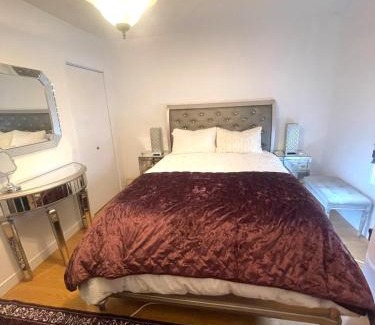 Desjardins Apartamento | Royal View Frontenac Balconies 6 bedrooms 15 guests