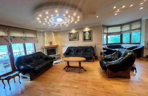 Nis Villa | Royal villa