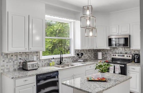 Fondren Casa | Royal Villa!