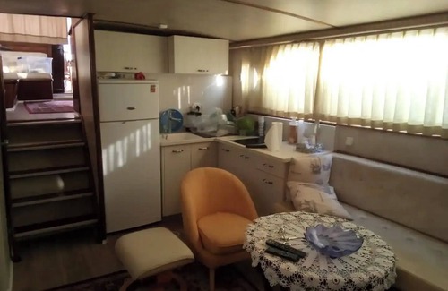 Ashkelon Alquiler De Eote | RoyalSeaSuite 'Live and Live on the Water' for roommates