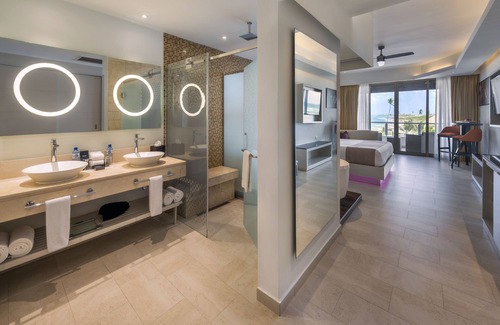 Punta Cana Complejo | Royalton CHIC Punta Cana, An Autograph Collection All-Inclusive Resort & Casino – Adults Only