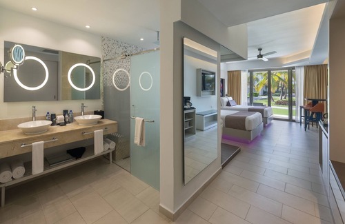 Punta Cana Complejo | Royalton CHIC Punta Cana, An Autograph Collection All-Inclusive Resort & Casino – Adults Only