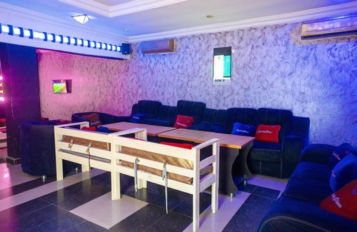 Ikeja Hotel | Royalty Place Hotel