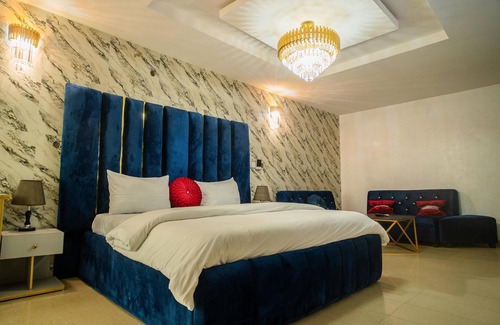 Ikeja Hotel | Royalty Place Hotel