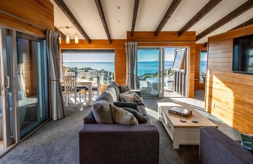 Ngaio Bay Casa | Roydons - Kaiteriteri Upstairs Holiday Unit