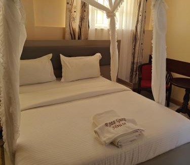 Naivasha Hotel | Roza Guest House