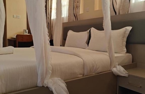 Naivasha Hotel | Roza Guest House Naivasha