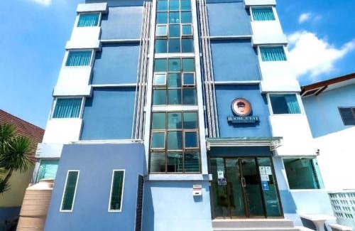 Lat Krabang Hotel | RQ Suvarnabhumi Airport by Collection O