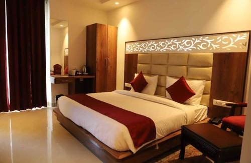 Dharamshala Hotel | RR HOTEL BY SONACHI
