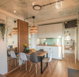 Rewal Casa | RResort - Domki z KRYTYM i PODGRZEWANYM BASENEM, WiFi, parking w cenie!