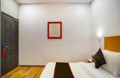Indira Nagar Hotel | RROOMS Hotel La-Maison