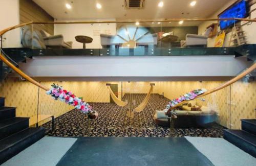 Indira Nagar Hotel | RROOMS Hotel La-Maison