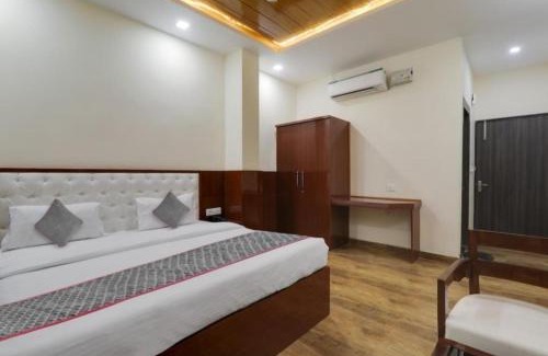Lucknow Hotel | RROOMS Trijal Hotel Banquet
