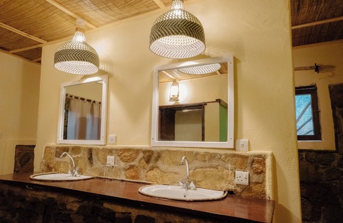 Idodi Cabina | RUAHA HILLTOP LODGE