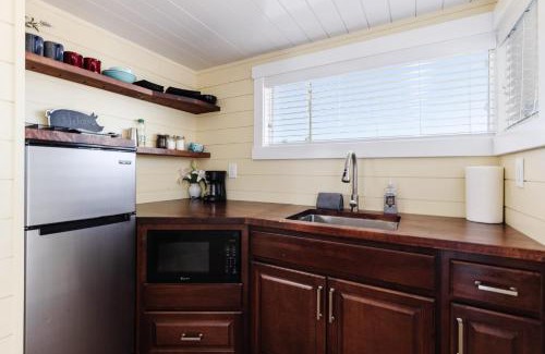 Apple Valley Casa | Ruby Red Tiny Home