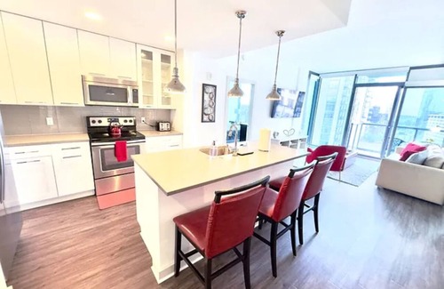 North Buckhead Apartamento | Ruby Retreat | Elegance & Comfort | Pool | Workout