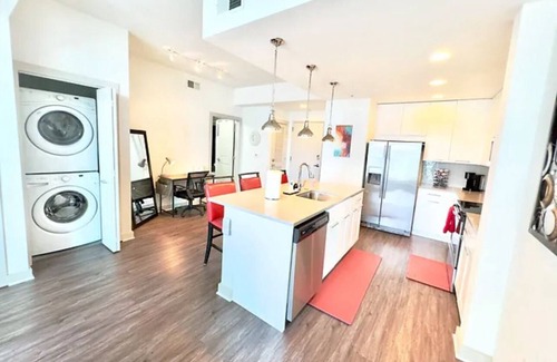 North Buckhead Apartamento | Ruby Retreat | Elegance & Comfort | Pool | Workout