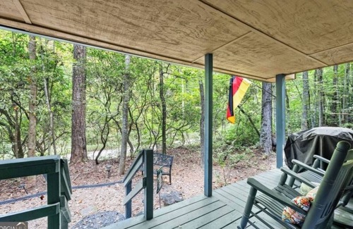Sautee Nacoochee Cabina | Ruby's Haus | Hot Tub | Dog Friendly | Fireplace