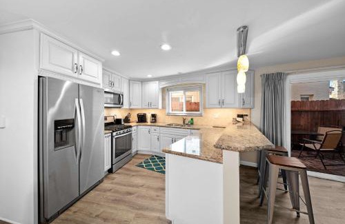 Balboa Island Casa | Ruby Villa A - Stay for 6